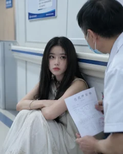 Tôi nghe xong chỉ nhếch môi