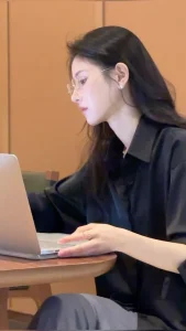 Bẫy Thép Dưới Ánh Hoàng Hôn