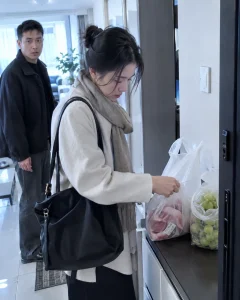 Chồng mua về 3 chiếc vòng vàng