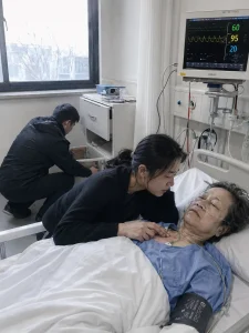 LÁ BÀI CUỐI CÙNG CỦA MẸ