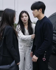 Từ Đống Đổ Vỡ Bước Ra
